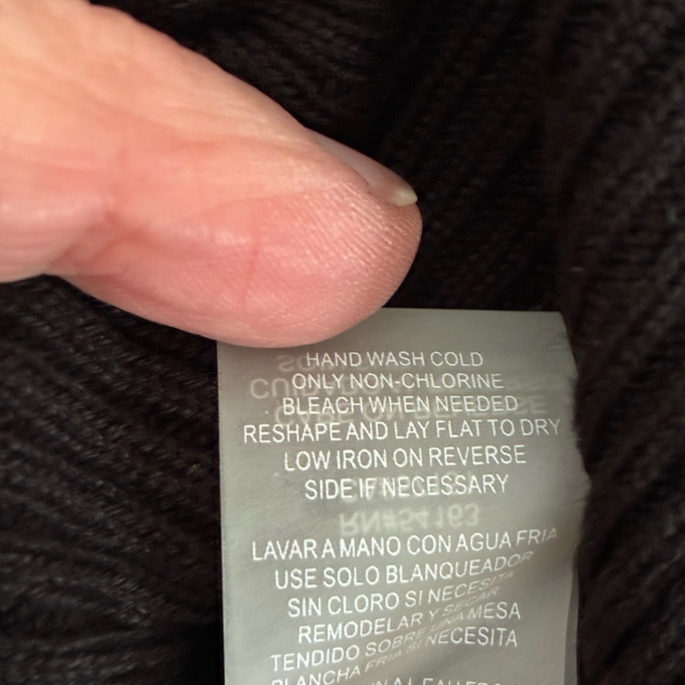 Calvin Klein Elegant Black Fitted Turtleneck Sweater - Picture 15 of 15